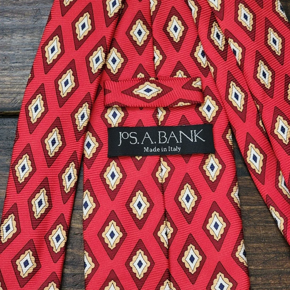Jos A Bank Made in Italy Men's Neck Tie Silk - Red‎